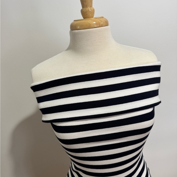 Banana Republic Off-Shoulder Cotton Ribbed Nautical Striped Top Navy White Sz S - Picture 4 of 13